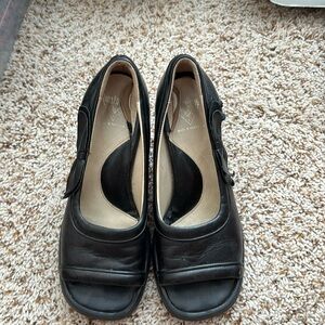 Size 10 black Fluevog heels